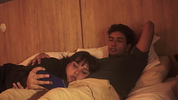 私は自分自身を触るのをやめられず、義妹の口にペニスを入れなければなりませんでした（彼らは私たちを発見しそうになりました） ファンタジアハードコアセックス