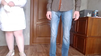 熟女の変態看護師が私の精子検査を受けた