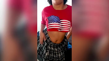私の姪がTik Tokに出演していたとき、カメラはオンのままで、私が彼女とセックスして彼女のオマンコを温める様子を記録していました（プレビュー）