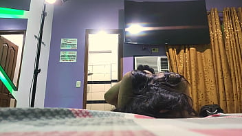 ルーム キャスティング 9 チクラーヨのエスターは、彼女の猫を後背位で吸わせてそれを楽しみすぎます