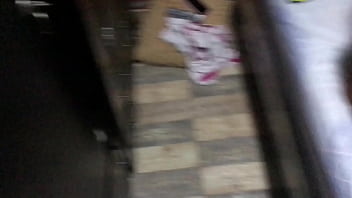 欲求不満の妻は欲求不満の夫から彼女の猫に大量の精液を取得します - アマチュア ノラ 熟女 - アンディ Z 94
