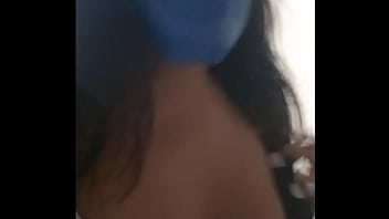 お嬢さん、自分の人生から何年も奪わないでください、その年月に人生を注ぎ込みなさい、その方が良いのです。なぜなら、愛を交わすとき、あなたは20年以上前に感じたのと同じくすぐったさを感じるからです。