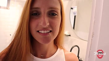 妻が出て行ったので、私は彼女の親友である赤毛の巨乳女にその女の口からミルクを吸わせました、彼女は言うでしょうか？