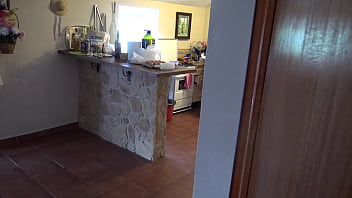 フランスの寝取られ妻は盗撮した義理の息子にアナルを乾かす