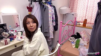 無修正JAVポルノで日本の巨乳義妹が中出しファックを誘惑
