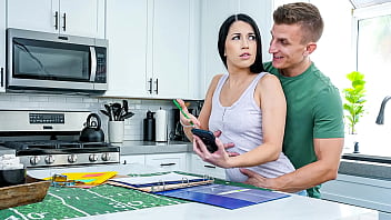 彼女が原稿の準備をしている間に彼氏が彼女を自由に利用 - Fuckanytime