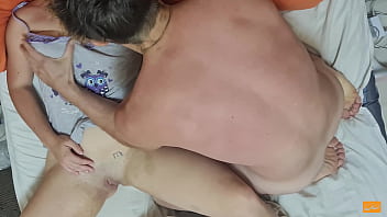 我的邻居看着我射在她的胸部上自慰 - 无限高潮