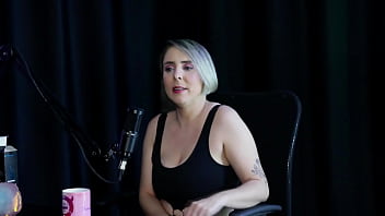 彼女の夫は彼女をサポートし、アナル二穴同時挿入から始まり、いくつかのプロデューサーと仕事をしてきましたが、彼らがクレイジーなフェティッシュを要求したとき... - メアリー・レッド・クイーン (SHEER/RED)