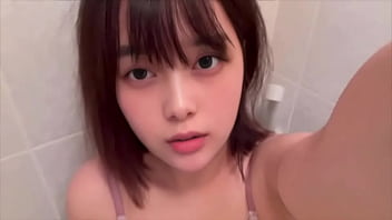 【自撮りオナニー】思◯期って男の人だけシコってエロくなるんじゃなくて女子もエロくなるんだよ…