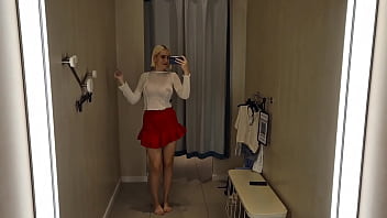 ショッピングモールで、透けて見える透明な服を試着。公然フェチ