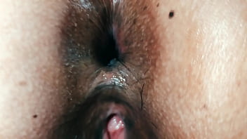 나는 수줍은 여대생의 호텔방에 몰래 들어가서 그녀와 섹스를 하게 되었다 - Part 2