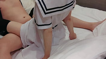 騎乗位で中出しした精液がこぼれちゃった 清楚系の女子高生の制服でハメ撮り 手マン オーガズム コスプレ
