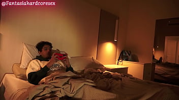 和我的继妹密谋，这样她就不会泄露我们的性秘密 ALISONGONZALEZ26