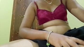 興奮した義理の妹がディルドでオナニー!!