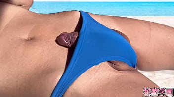 水着からハミ出るチンコは好きですか？？オナニー、手コキ、射精、秘密の学校