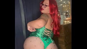 これを脱ぐのを手伝ってくれるならRTしてください ?BBW コスプレ ホットワイフ