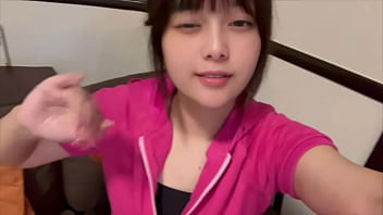 声がうるうるして可愛い声の女子大生の自撮りオナニー。