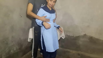 インドの処女女子高生が初めて先生とセックス、ヒンディー語セックス