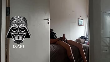 ジムの後、金髪女性の服を嗅ぐ男を隠しカメラが捉える 01