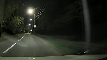 友達のお母さんが車の中でフェラチオしてくれる