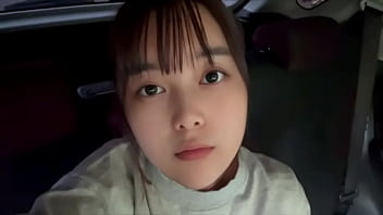 車でよだれが垂れそうなくらい気持ちいいクチュクチュオナニーしてしまいました…