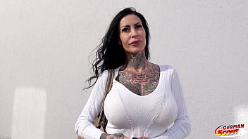 ジャーマンスカウト - 巨乳熟女タトゥービッチアンナ70F 初めてのポルノ出演