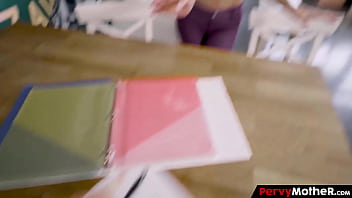 PervyMother - 周期表を教えるための完璧な学習戦略をママが持っている
