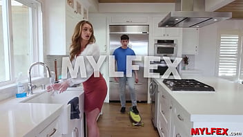 Mylfex - 素晴らしい熟女は義理の息子のチンポをまだ必要としている