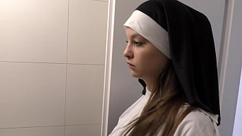 恥ずかしがり屋の若い女性修道女アンジェリーナ・ブリル BBC 中出し