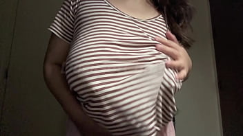 ホットなインド人妻義母がウェブカメラで巨乳を弄ぶ | ソロ XXX セックス ビデオ
