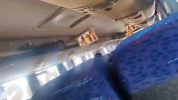 フォロワーをオナニーして、途中で彼とセックスしてしまい、膣がミルクでいっぱいになってしまいました