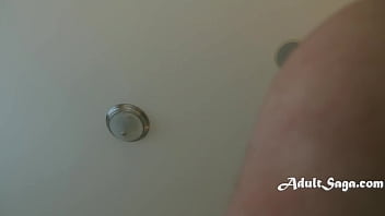 女性の母性的な欲求は出産中の妊娠輪姦で終わる