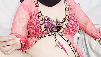 毛深いBBWステップママが大きなチンコのインド人ステップ息子に後背位でアナルファックされ、デシ・ガーンド・チュダイが大声でうめき声を上げる