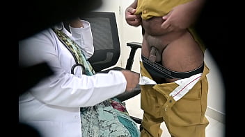 インド人女性医師が地元の患者との性欲を満たす様子が隠しカメラに捉えられる