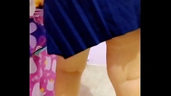 本物のメキシコ人女は嘔吐寸前まで犯される 制服を着たまま彼女にあらゆることをしたのに彼女は何も言わない！本物の自家製変態、学校の誕生日