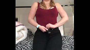 ツインテールの可愛いオタク系PAWGが豊満な体を披露し、振動ディルドでオーガズムに達するまでオナニー | パンティバンク - 使用済みパンティ