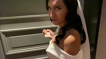 花嫁は結婚式の日に夫の親友と浮気をした