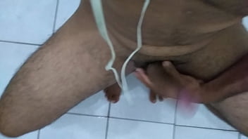 小柄なホットワイフのマンディ・モンローは黒人のチンポが大好きな淫乱女
