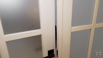 彼のモンスターチンポは私たち二人にとって十分な大きさだ