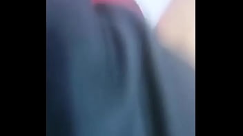 bokep indonesia アワルさんは両親が外出しているときに家に招かれるのを恐れていた