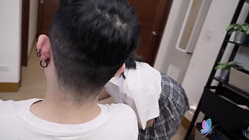 巨乳の中国人淫乱ステイシーがチンポをしゃぶって中に詰め込まれる。