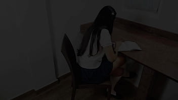 家に帰ると、義理の娘が宿題を手伝ってほしいと頼んできた。私はできないのに、彼女は挑発的な態度で要求してくる!! colegiala