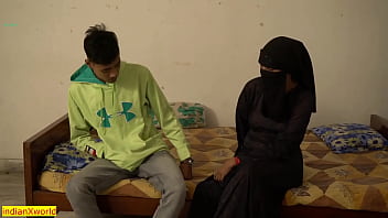 インドのヒジャブが夫の友人とデートしてセックス！妻とセックス