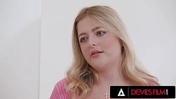 デビルズフィルム - セクシーな熟女メラニー・モンローが盗撮した義理の妹ジル・テイラーの前でファック
