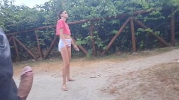 Risky handjob for a young girl who was passing by in public!