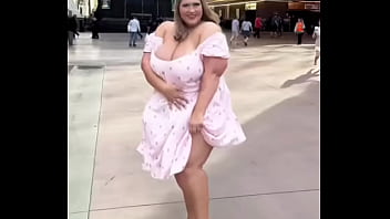 サンドレスの季節の準備はできていますか?: BBW HIGHWAY #plussizemodel #bbw #bbws #biggirl