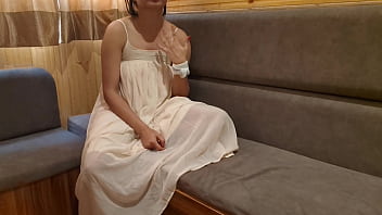初めてのジジャサリキロマンチックなセックスビデオ私の妻はベッドで寝ている初めて私の部屋で犯されたインドの美しい女性