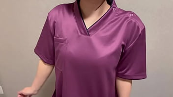 看護師専門学校の制服を着ながら電マおなにーしたらビチャビチャ聖水が出てきてイキまくりました...