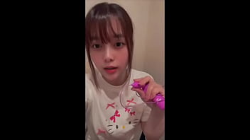 大学で男子がバスケしてて、脇毛がボーボーに生えてるのを見て興奮してしまい家に帰ったら即思い出しオナニーしました...