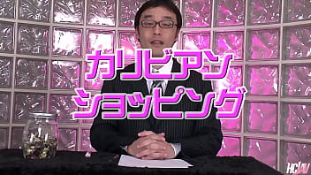 日本の美女、さくら悠と愛音ゆりが玩具ファックとチンポしゃぶりを楽しむ